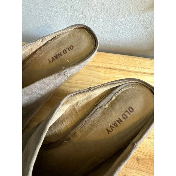 Old Navy Women’s size 10 Suede heels - Picture 4 of 7